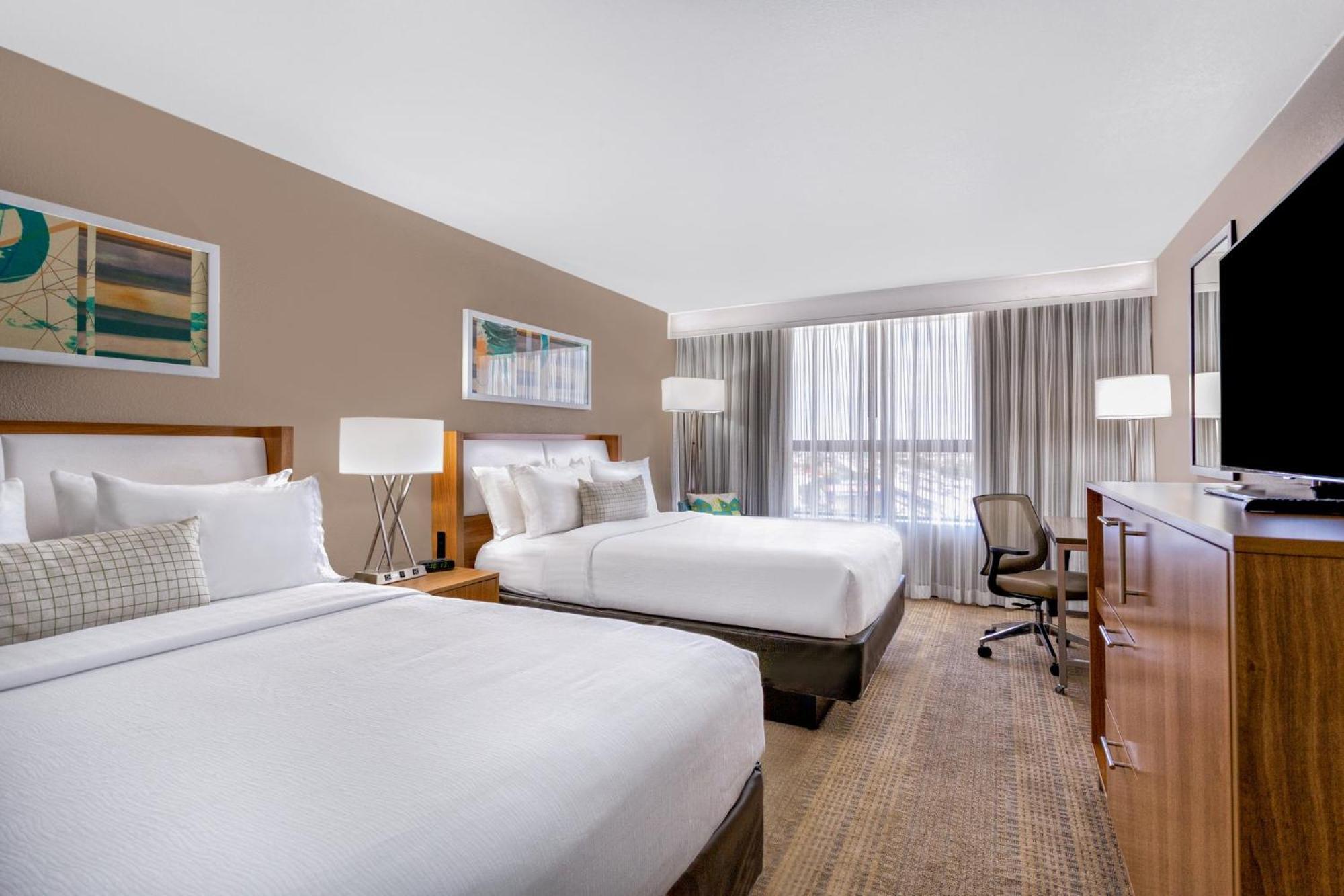 Holiday Inn Miami West - Airport Area By Ihg Хиалеа Гардънс Екстериор снимка