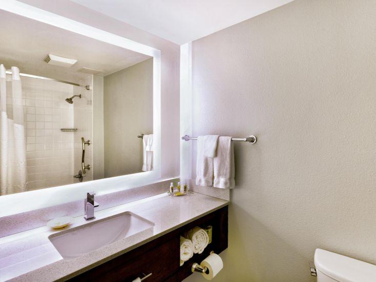 Holiday Inn Miami West - Airport Area By Ihg Хиалеа Гардънс Екстериор снимка