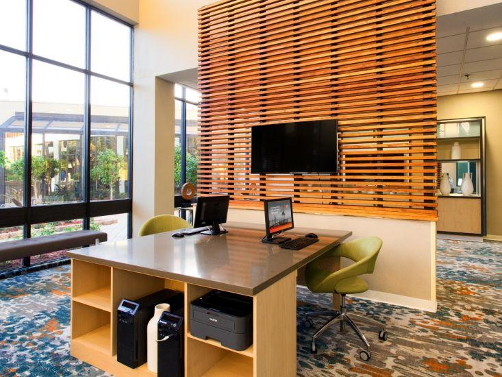 Holiday Inn Miami West - Airport Area By Ihg Хиалеа Гардънс Екстериор снимка